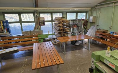 Heimatverein lässt die Grillplatz-Sitzgruppen überholen