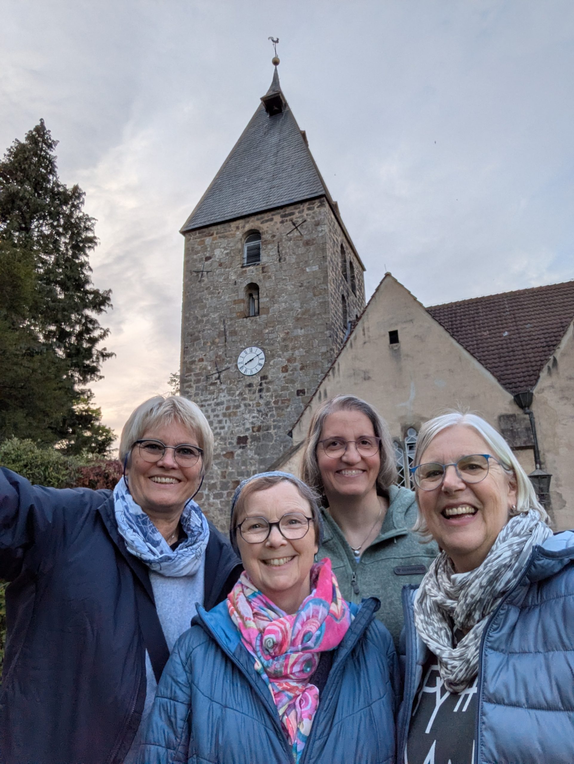 Die Kleine Runde am Abend Team 250507 Auf dem Foto von links: Martina Pilzer, Astrid Schlepper, Anja Gutowski, Vera Sarembe