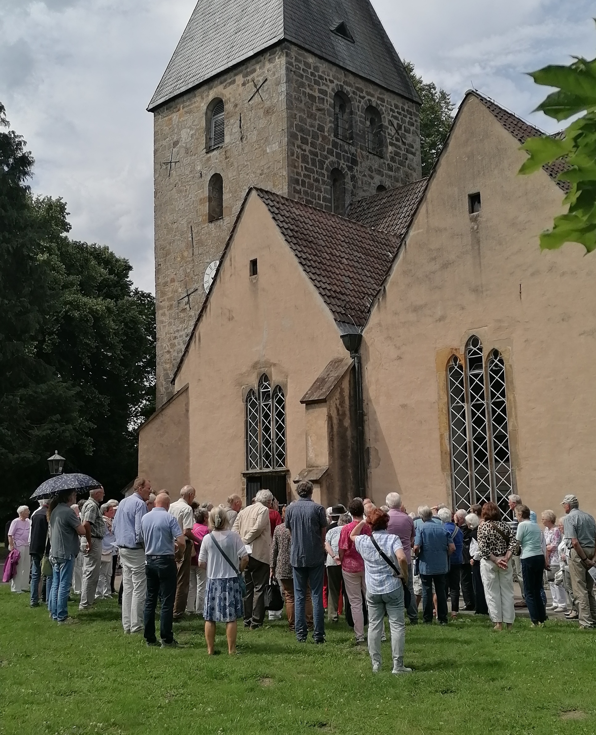 Besucher der Kirchenführung